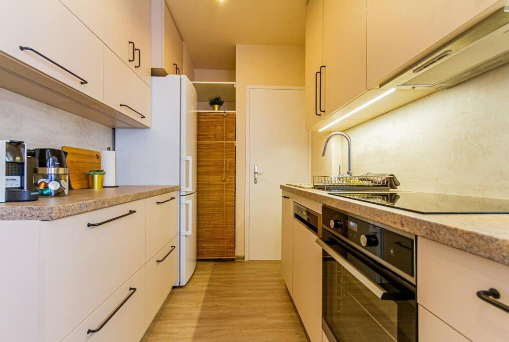 Roomy Apartment 80Sqm At City Center Free Parking Space, Ac & Balcony Budapeste Exterior foto