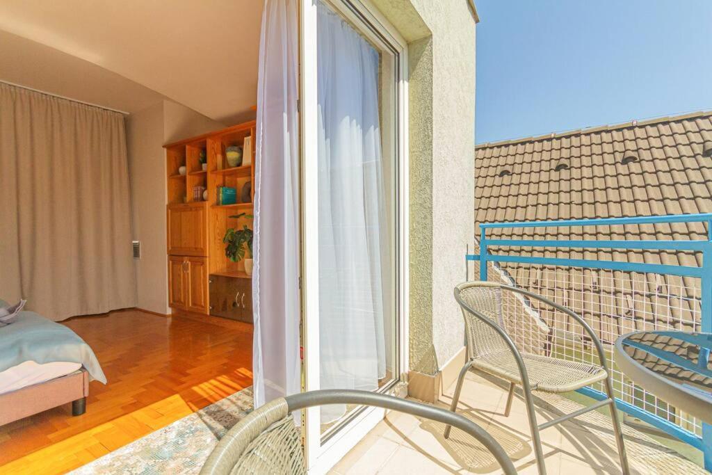Roomy Apartment 80Sqm At City Center Free Parking Space, Ac & Balcony Budapeste Exterior foto