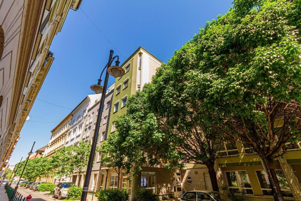 Roomy Apartment 80Sqm At City Center Free Parking Space, Ac & Balcony Budapeste Exterior foto