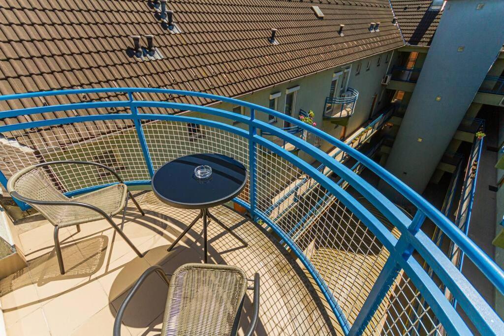 Roomy Apartment 80Sqm At City Center Free Parking Space, Ac & Balcony Budapeste Exterior foto